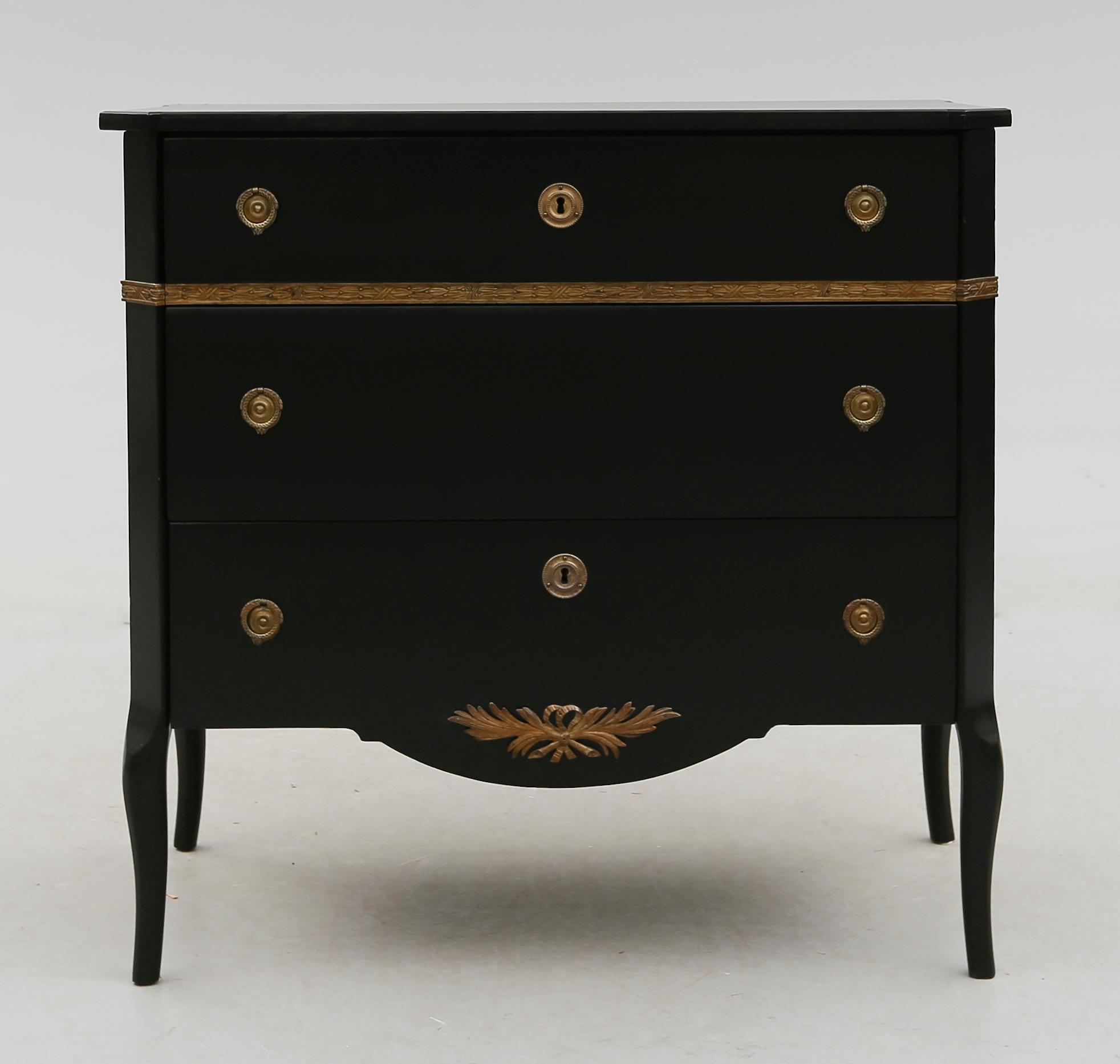 BYRÅ, gustaviansk stil, 1900-talets andra hälft.