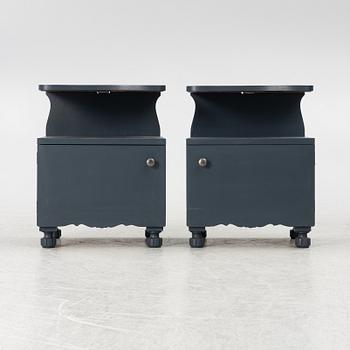 Sängbord, ett par, omkring 1900-talets mitt.