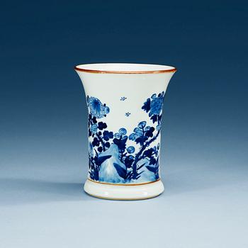 1693. A blue and white brush pot, Qing dynasty, Kangxi (1662-1722).