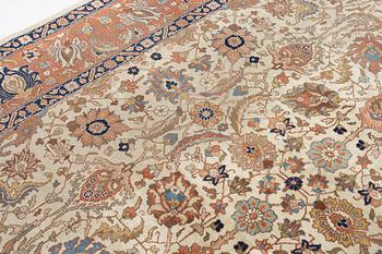 Rug, antique/semi-antique Tabriz, approx. 370 x 272 cm.