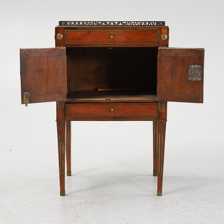 A late Gustavian mahogany-veneered chamberpot cupboard, late 18th century.