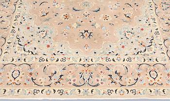 A Keshan carpet, approx. 290 x 198 cm.