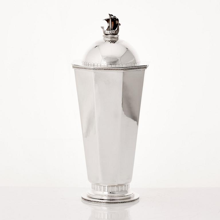 Atelier Borgila, a silver lidded goblet, Stockholm 1932.