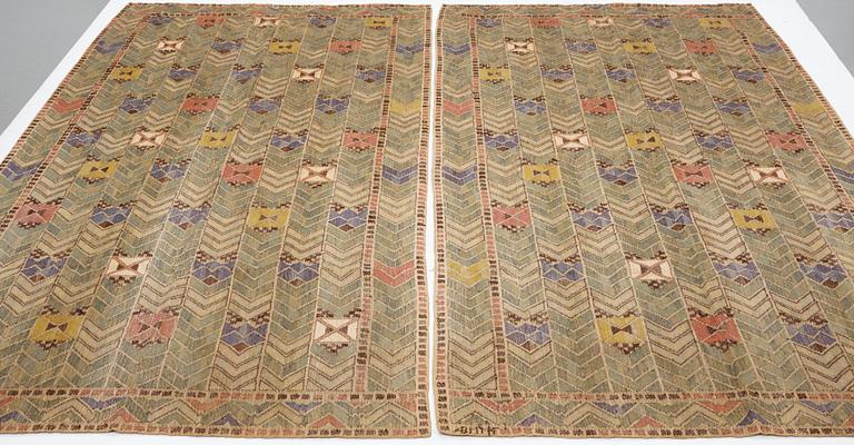 Märta Måås-Fjetterström, drapes, 1 pair, "Rågen", flat weave, ca 272-274 x 121,5-125 and 274,5 x 123,5-126 cm, both signed AB MF.