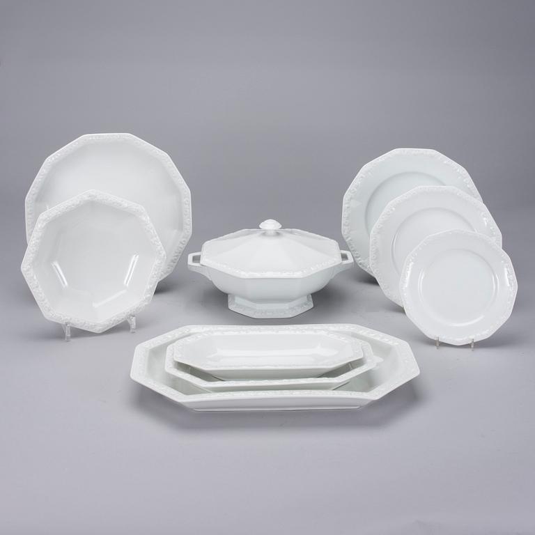 MATSERVIS, porslin, 40 delar, "Classic Rose", Rosenthal, Tyskland.