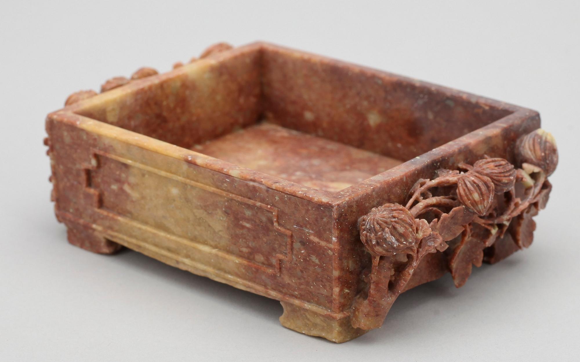 RÖKELSEKAR, soapstone, Kina, trol 1800-tal.
