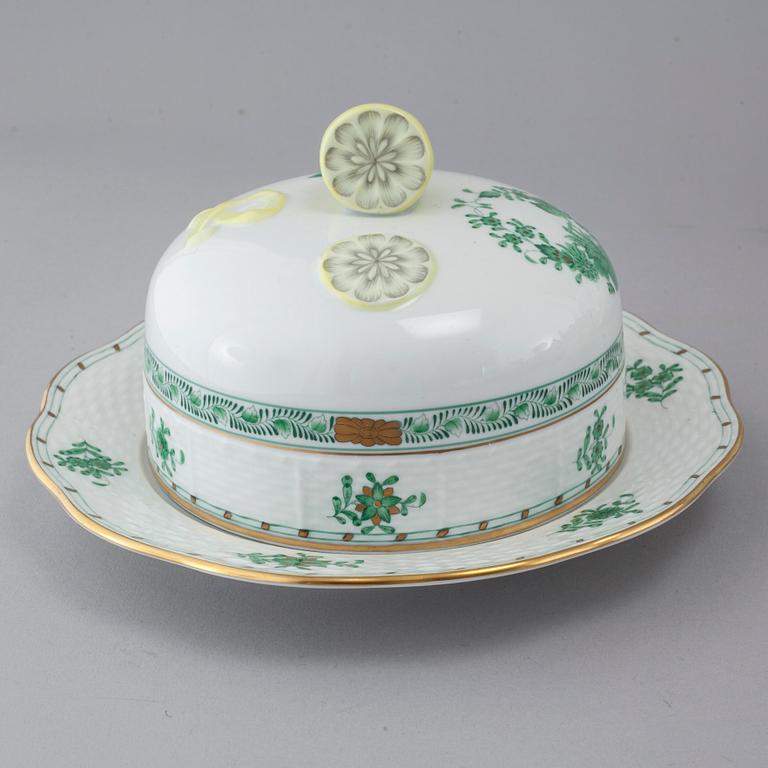 48 pieces of porcelain tableware from Herend, model "Indian Basket", 20th century.