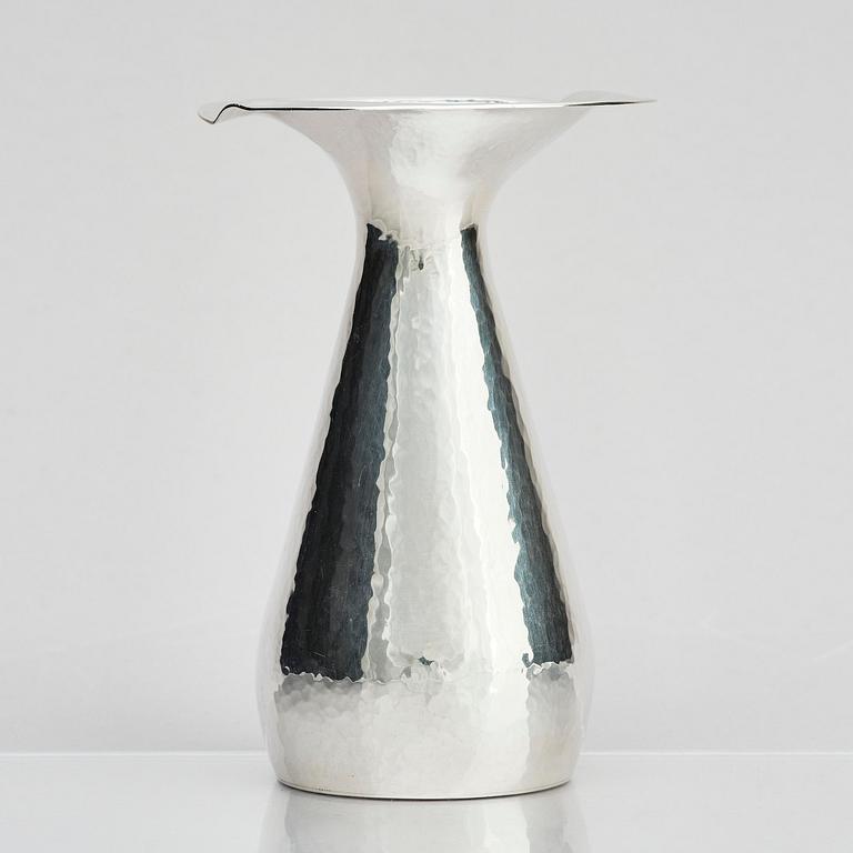 a sterling silver vase, Stockholm 1978.