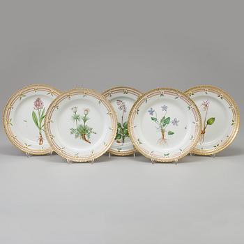 A set of five porcelaine Royal Copenhagen "Flora Danica" plates model #3550.