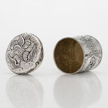 Syltsked och burk, sterling silver, London 1802 och Birmingham 1901 samt skål, silver, Danmark 1918.