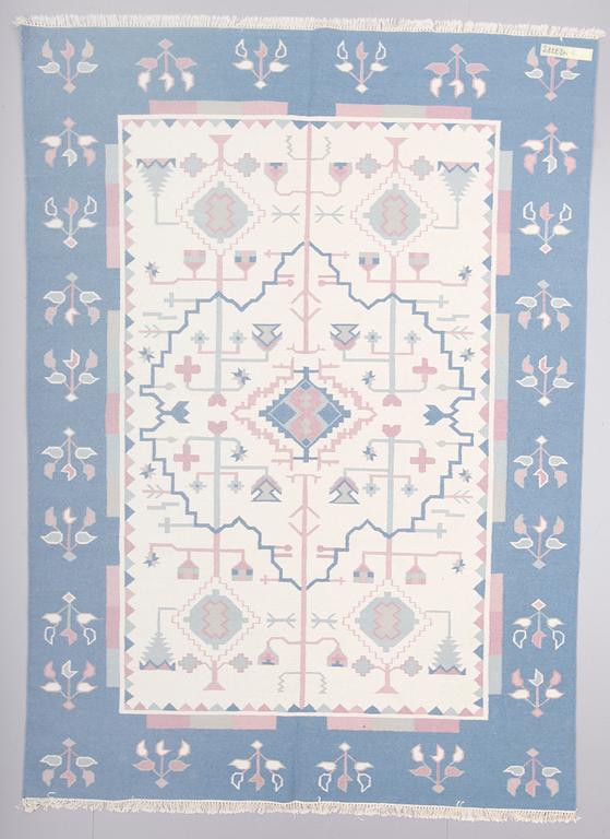 MATTA, rölakan. 344 x 243 cm.