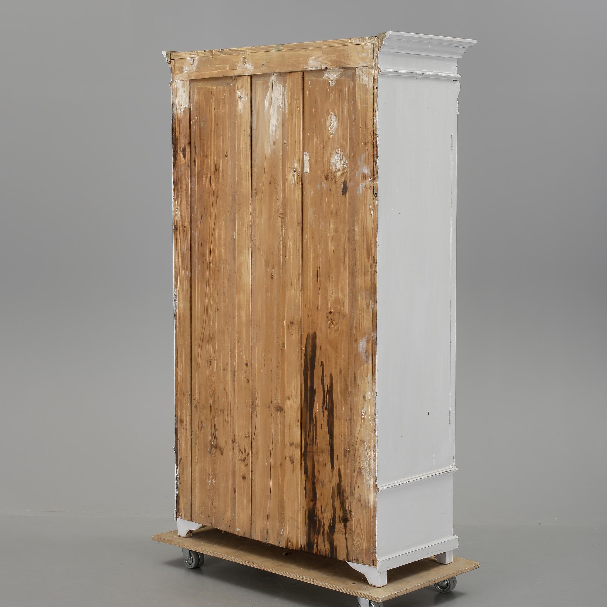 VITRINSKÅP, 1900-talets början.