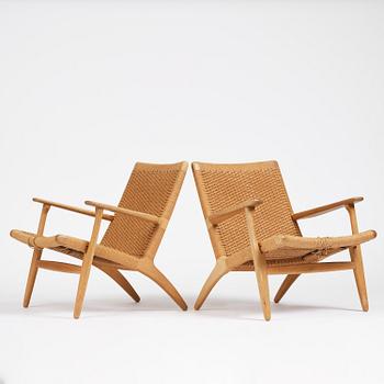Hans J. Wegner, fåtöljer, ett par, "CH25", Carl Hansen & Son, Danmark, 1960-tal.
