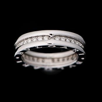 RING, briljantslipade diamanter, 18K vitguld. Bulgari "B.zero1".