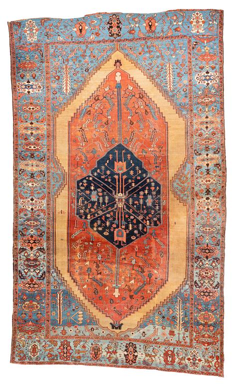 A carpet, antique Heriz/Bakshaish, ca 633-645 x 321-328,5 cm.