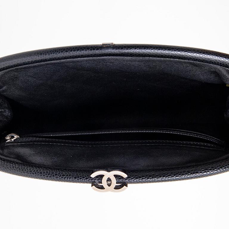 Chanel, A caviar leather clutch, 2006-2008.