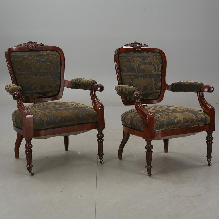 KARMSTOLAR, ett par, 1800-talets slut.