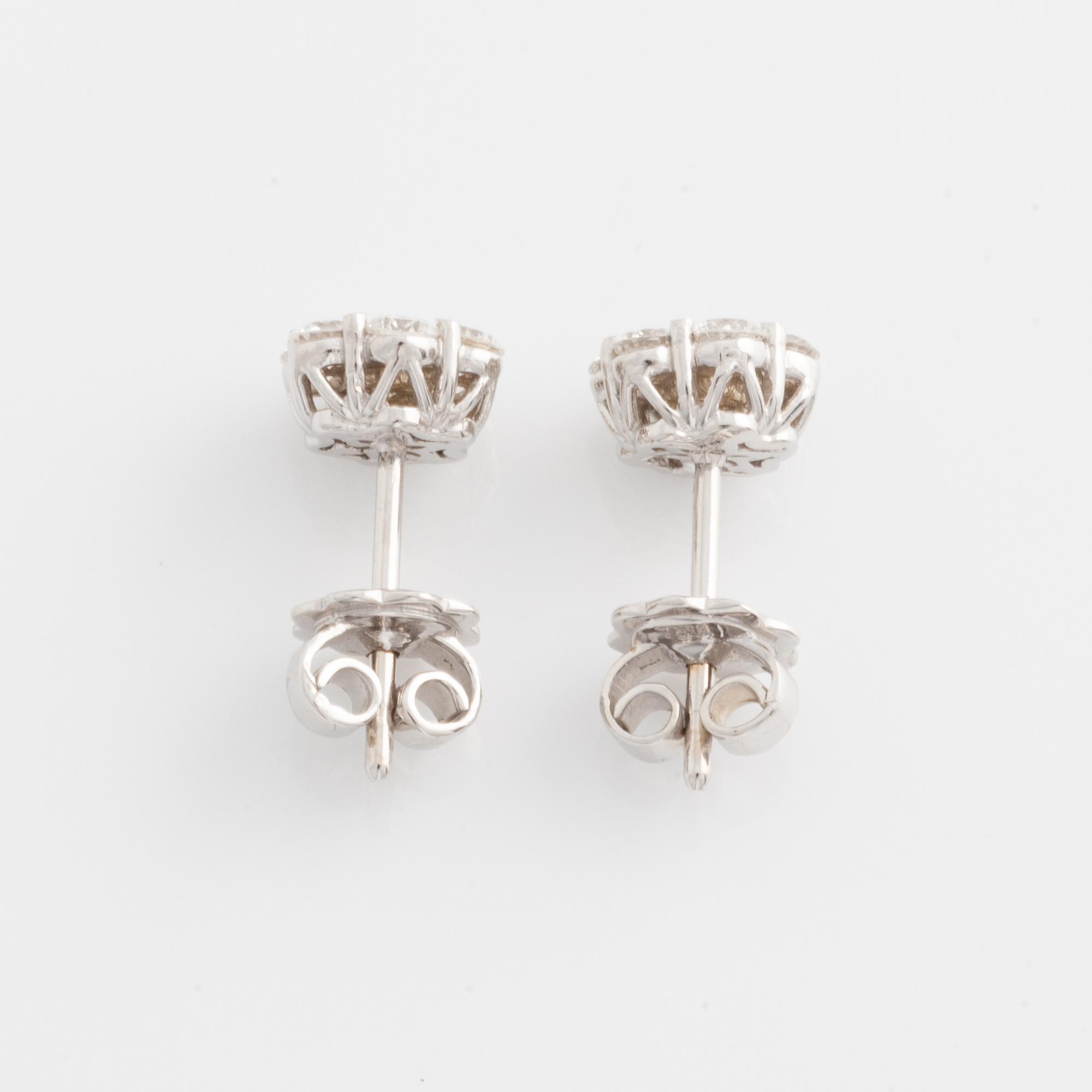 Earrings with brilliant-cut diamonds.