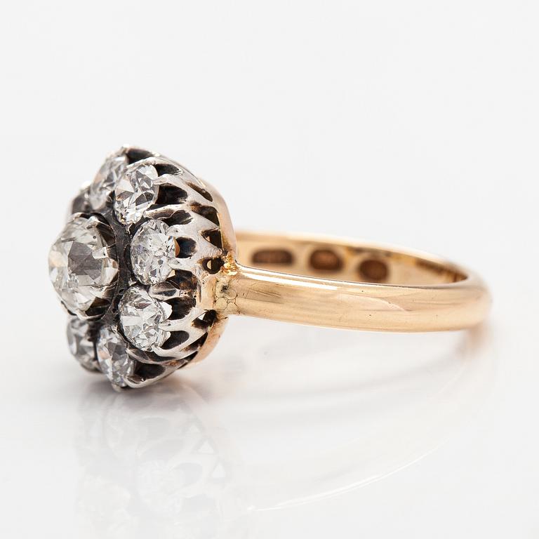 An 18K gold ring with old-cut diamonds ca. 1.80 ct in total. Finland 1932.