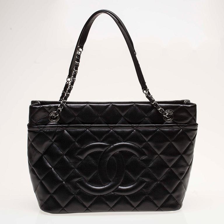 VÄSKA, "Timeless Shopping Tote", Chanel.
