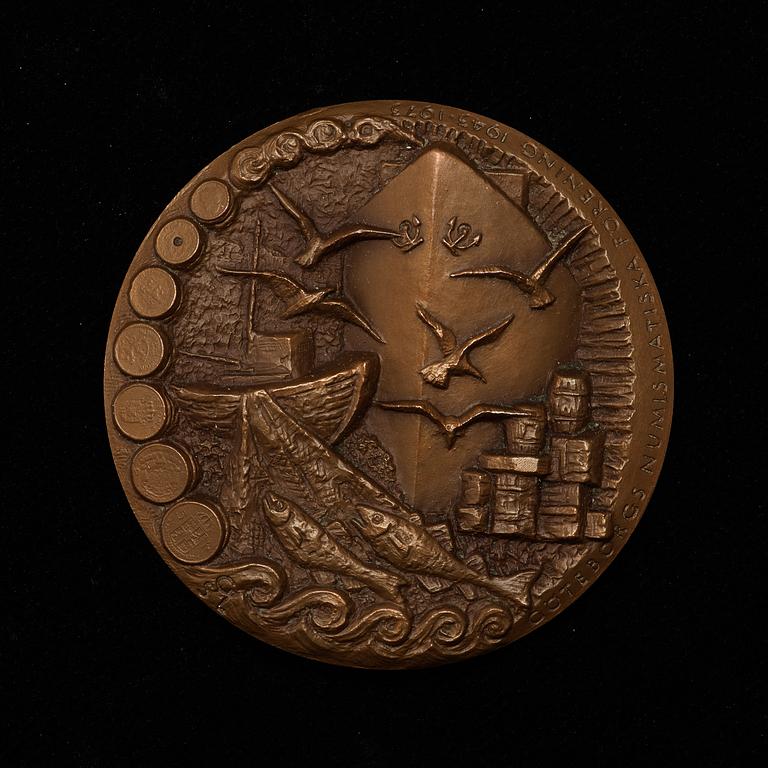 MEDALJER, 11 st. Samt diverse MYNT:.
