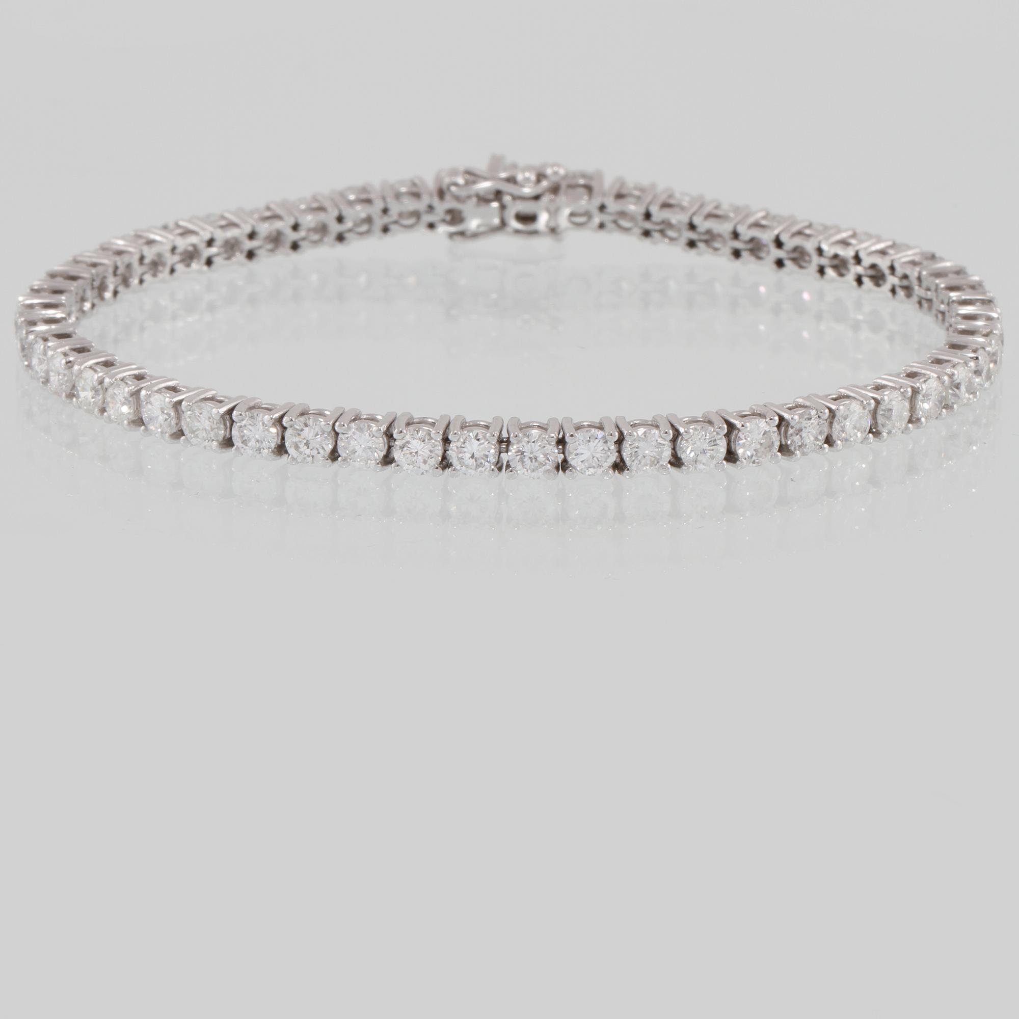 Diamantgradering, A diamond, 6.65 cts in total, bracelet.