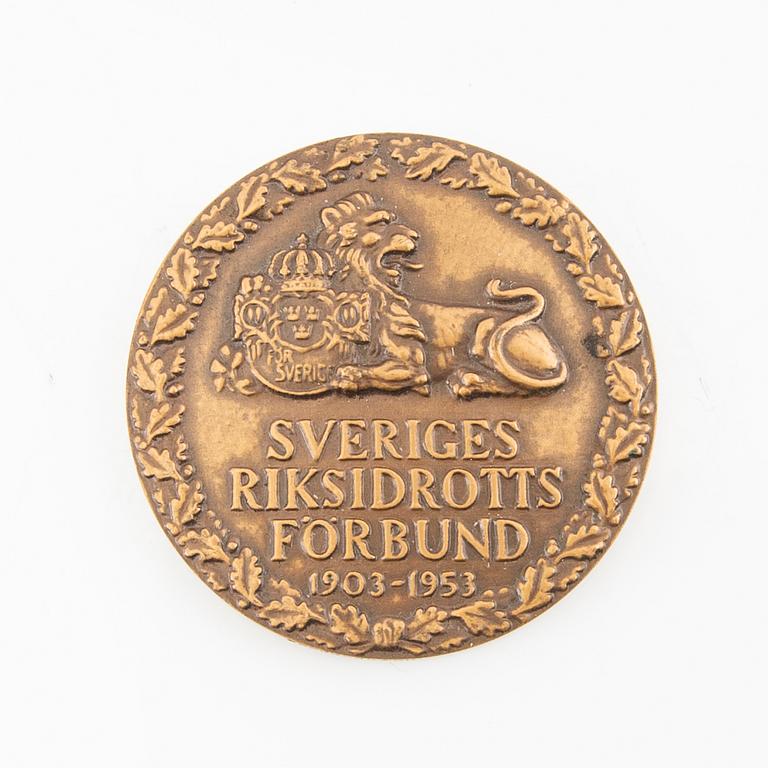 En samling Olympiad memorabilia.