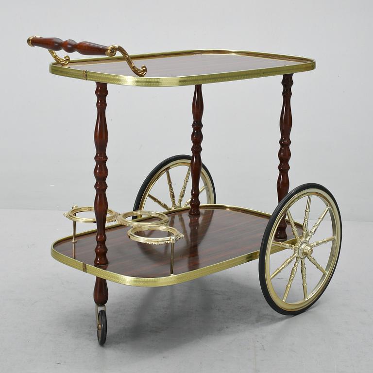 SERVERINGSVAGN, 1900-talets andra hälft.