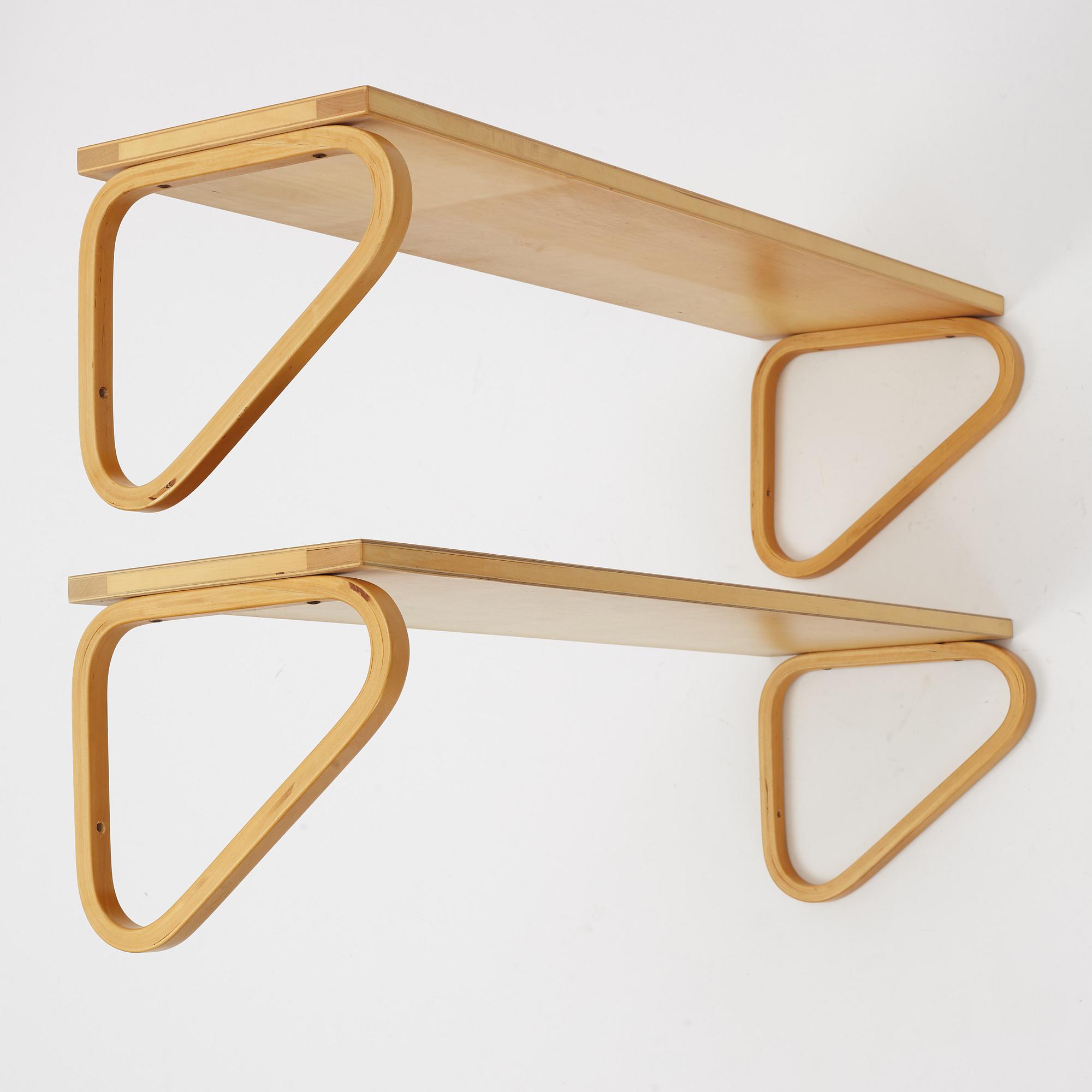 Alvar Aalto, vägghyllor, 2 st, modell 112B, Artek, Finland.