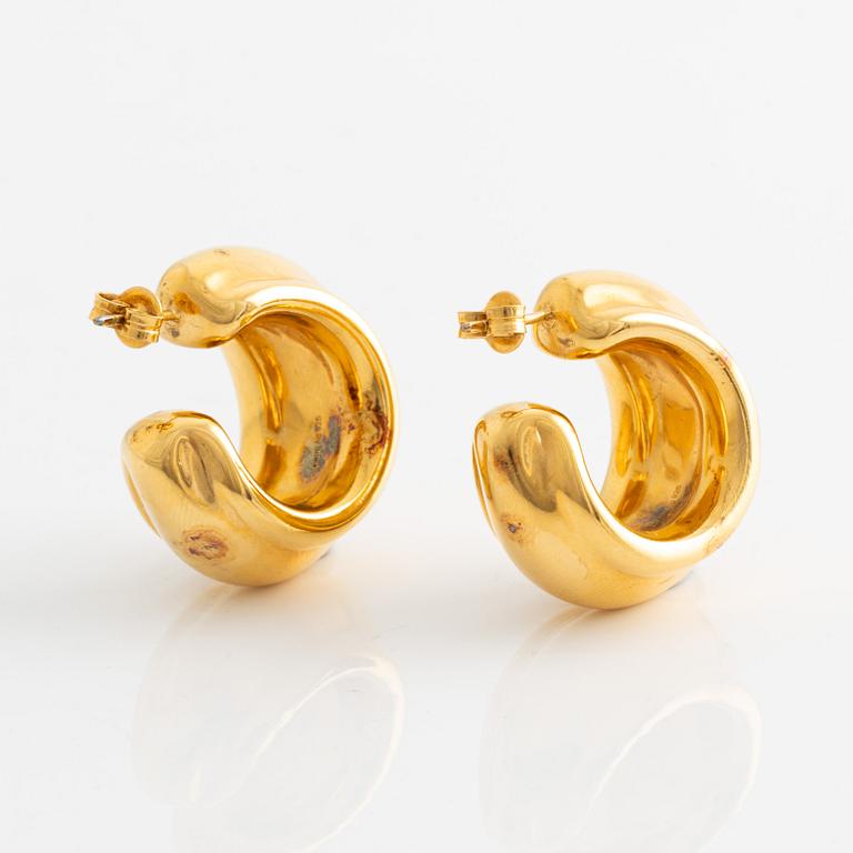 Céline, a pair of gold-plated sterling silver earrings.