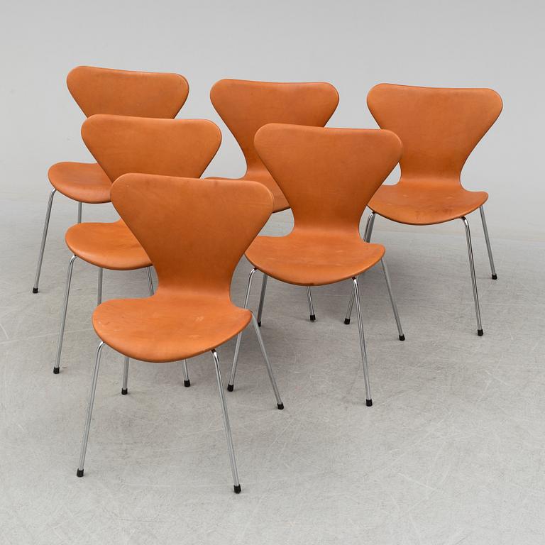 ARNE JACOBSEN, 6 stolar, "Sjuan", Fritz Hansen.