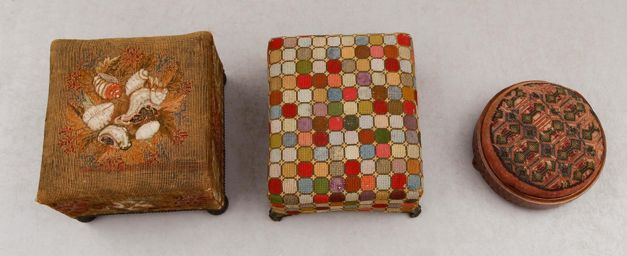 FOTPALLAR, 3 st, England, 1800-tal.