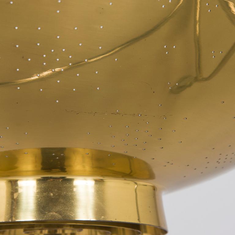 Paavo Tynell, a mid-20th-century '9060' pendant light for Taito, Finland.