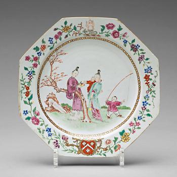 A set of four armorial dinner plates, Qing dynasty, Qianlong (1736-95).