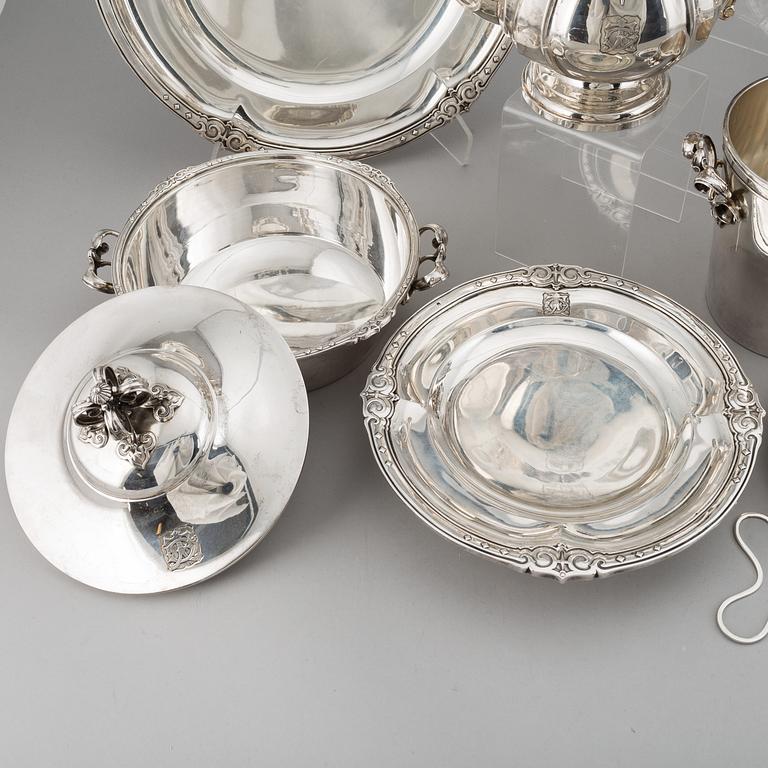 A French 20th century silver 950/1000 service, marked EC, Paris.