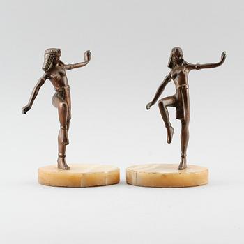 SKULPTURER, 2 st, bronserad metall, 1900-talets första hälft.