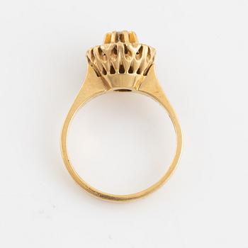 Ring, 18K guld med briljantslipade diamanter, totalt 0,36 ct.