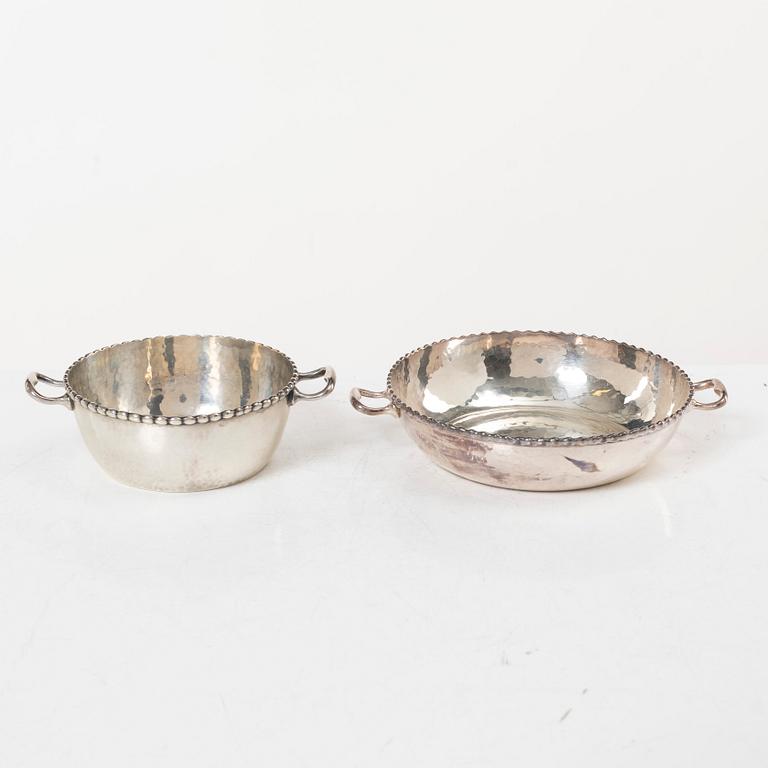A pair of silver bowls with handles, K. Anderson, 1918.