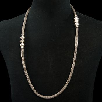 Saara Hopea, NECKLACE, silver. Ossian Hopea, Porvoo Finland 1978.
