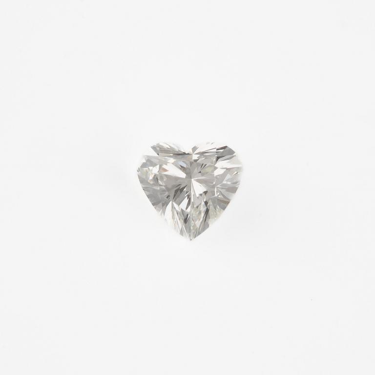 Heart-shaped brilliant-cut diamond 0.50 ct with accompanying GIA dossier.