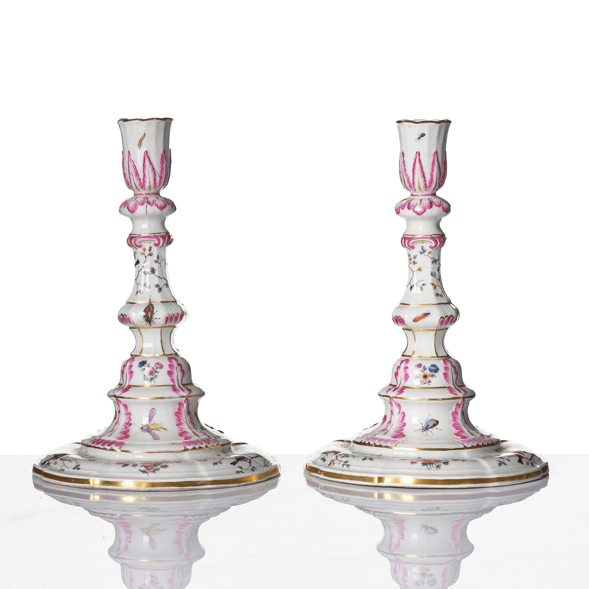 Ljusstakar, ett par, porslin. Meissen, Marcolinis period, omkring år 1800.