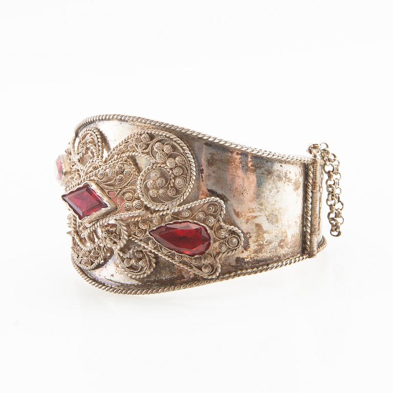 Bracelet of silver and faceted glass, second half of the 19th century.