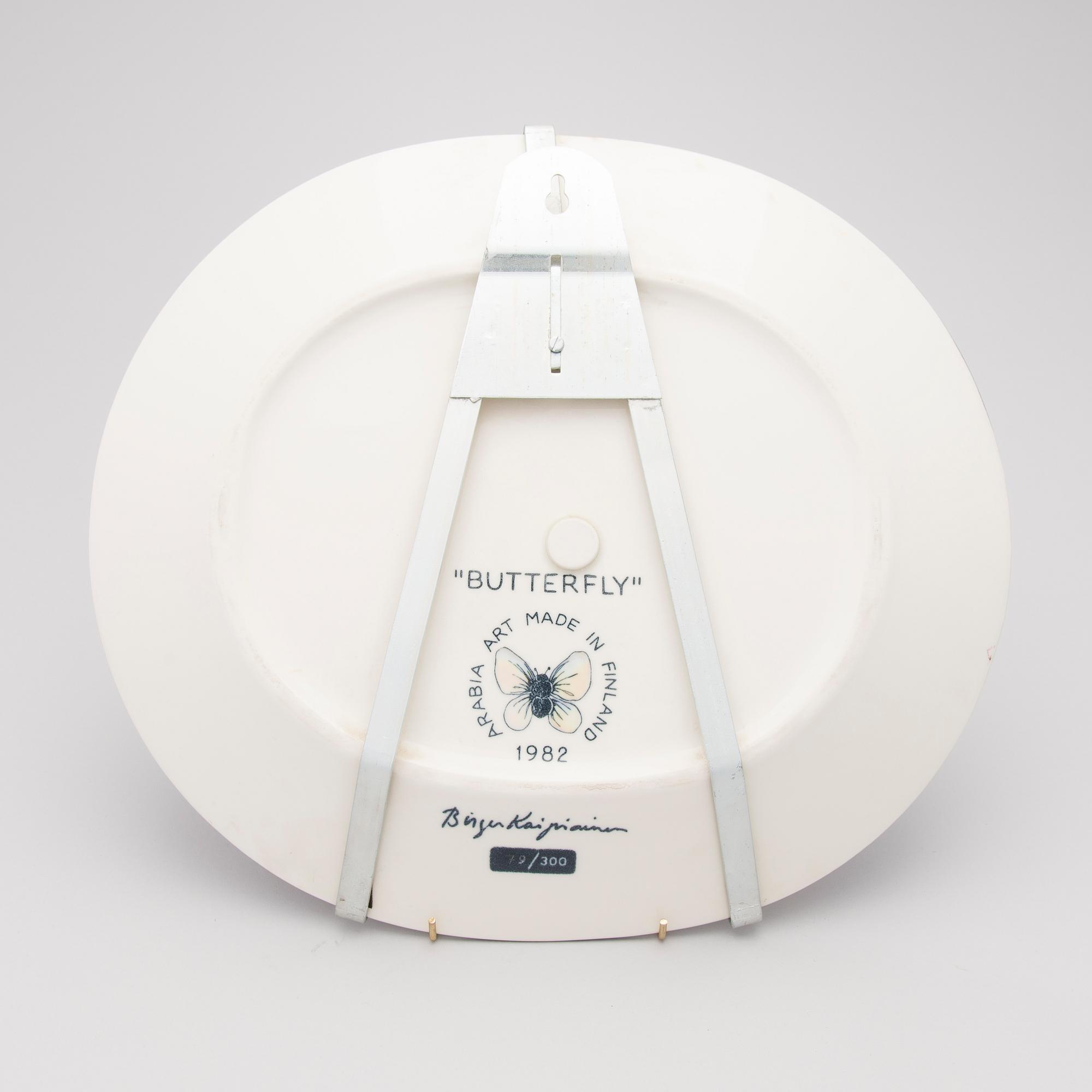 BIRGER KAIPIAINEN, FAT, keramik, "Butterfly", Arabia Art 1982, signerat och numrerat 79/300.