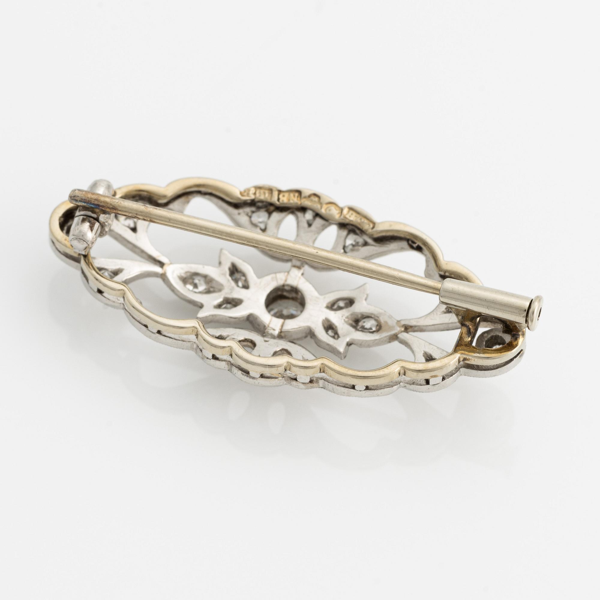 Brosch, CG Hallberg, 18K vitguld med diamanter.