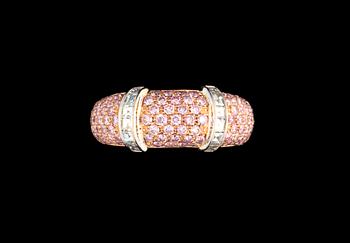 A Boucheron 'Scala' pink and white diamond ring, tot. 1.04 cts of pink, 0.47 cts of white diamonds.