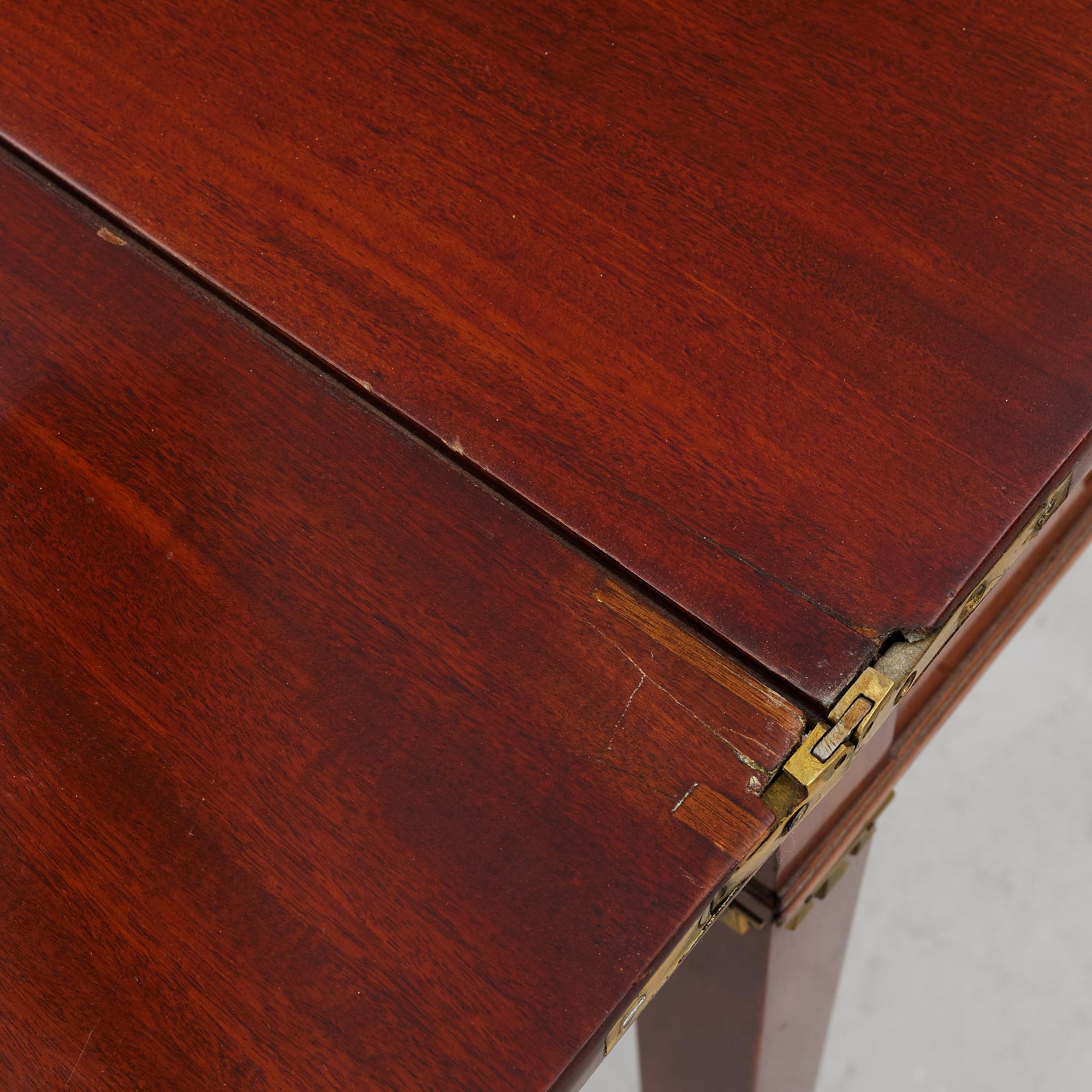 Spelbord, sengustavianskt, omkring år 1800.