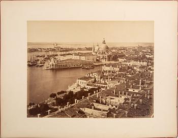 Photographs 11 sheets Italy including Milan and Venice around 1900.