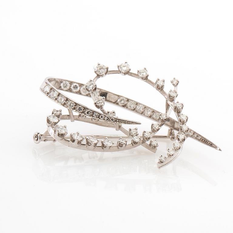 Brosch 18K vitguld och diamanter ca 1,50 ct.