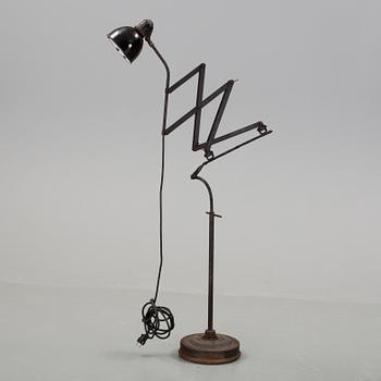 GOLVLAMPA, industri, 1900-talets mitt.