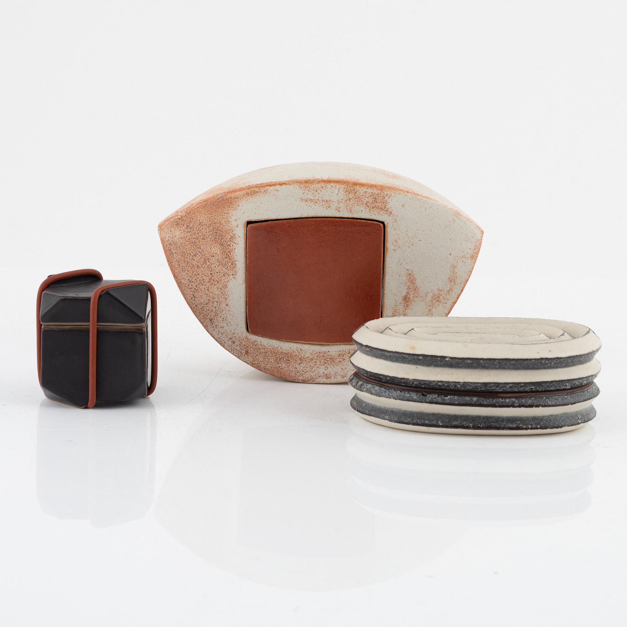 Malene Müllertz, lockaskar, 2 st samt skrin, osignerat.